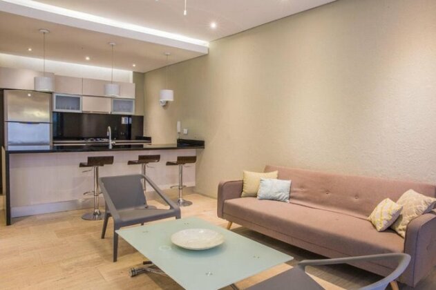 Stunning Studio w/Private Jacuzzi and Pool - Photo3