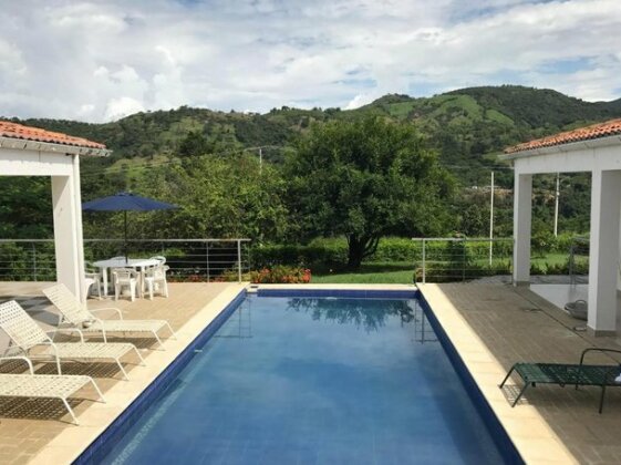Casa Campestre Condominio Cerros del Guacana