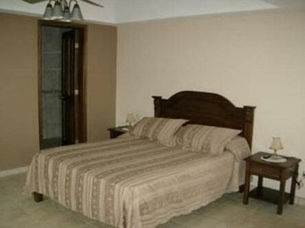 La Riviera Hotel - Photo5