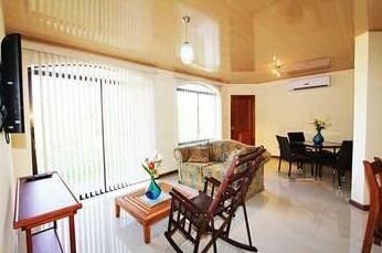 La Jacaranda Luxury Apartments - Photo5