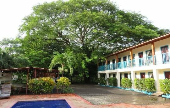 Cabinas Diversion Tropical - Photo4