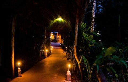 Atlantida Lodge