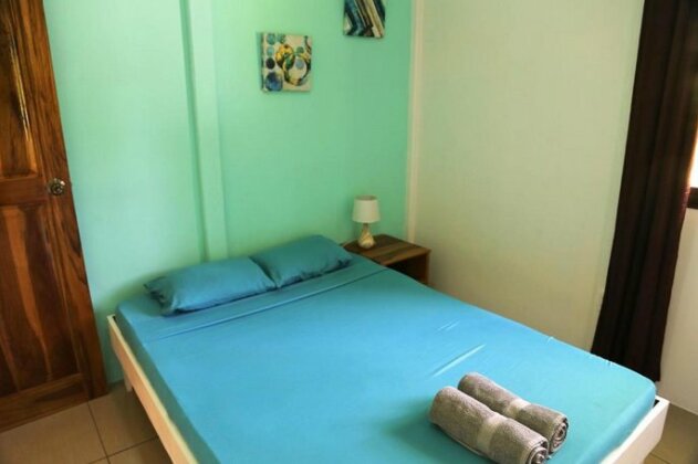 Hotel & Cabinas Nadine - Photo2