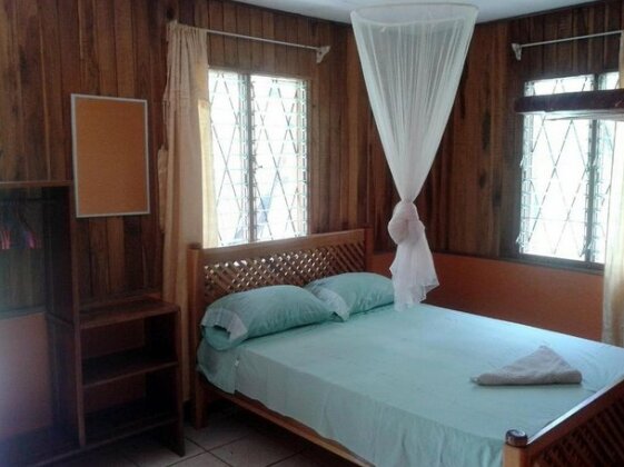 Riverside Cabins & Houses - Photo3