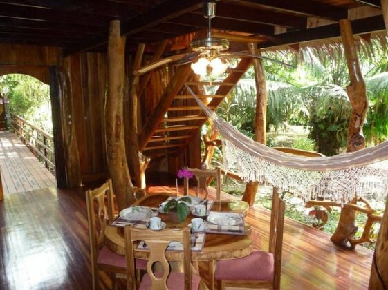 Topos Tree House - Photo2