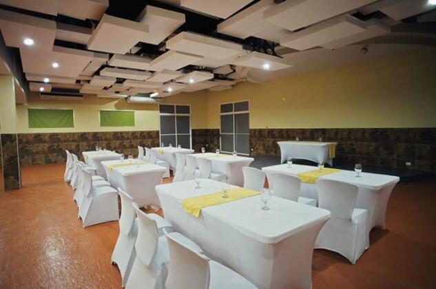 Hotel Cana Brava Inn - Photo2