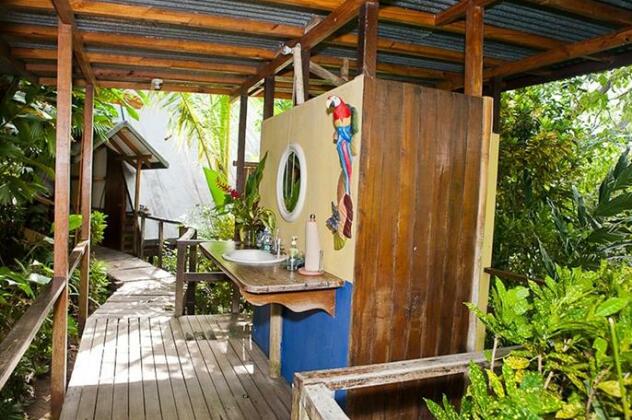 Lookout Inn Beach Rain-forest Eco Lodge - Photo2