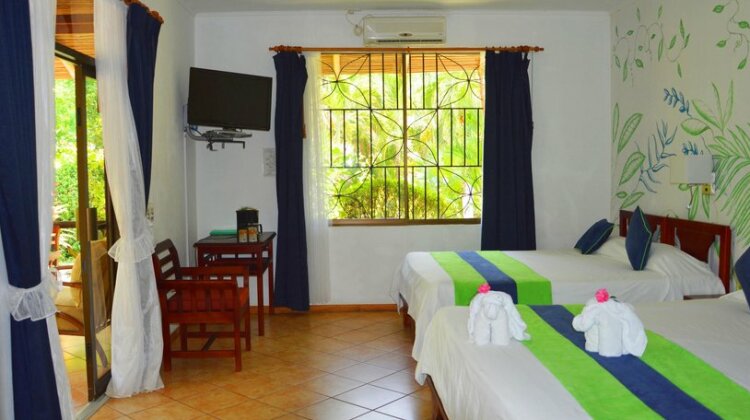 Hotel Villas Rio Mar - Photo4