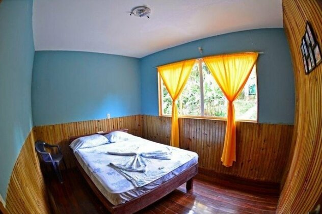 Poor Man's Paradise Lodge - Photo2