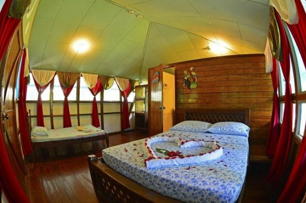 Poor Man's Paradise Lodge - Photo4