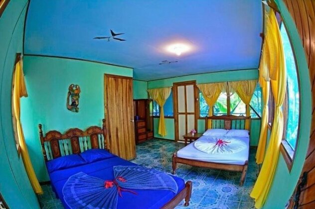 Poor Man's Paradise Lodge - Photo5