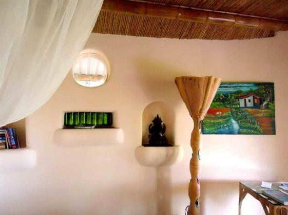 Hobbit Cob Cottage - Photo2