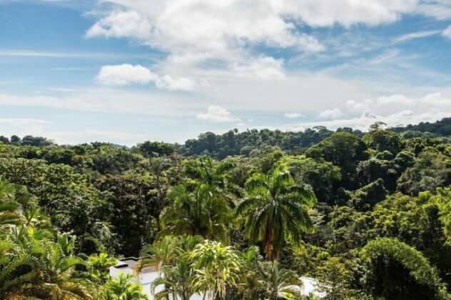 Selina Manuel Antonio - Photo2