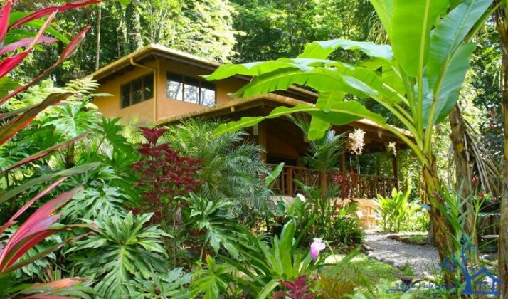 Casa Bromeliad in Enchanting Botanical Garden - Photo2