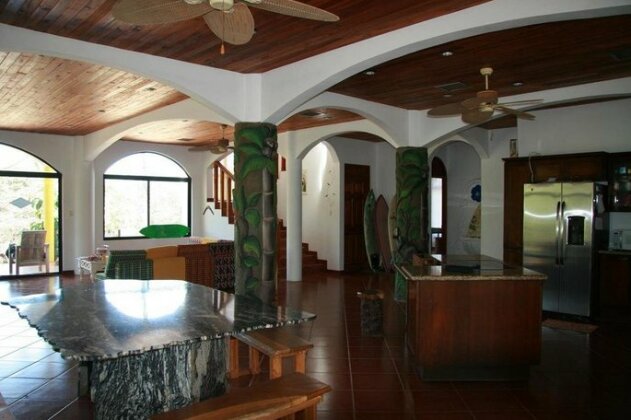 Casa Alice Surf Lodge - Photo4