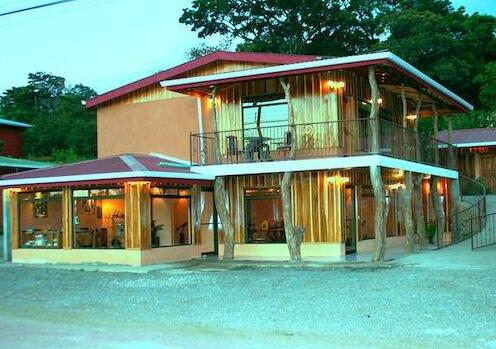 Monteverde Rustic Lodge