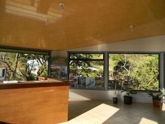 Moon House Bed and Breakfast - Photo2
