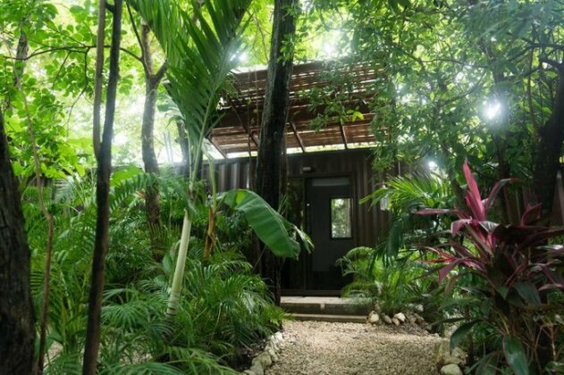Green Sanctuary Hotel - Photo3