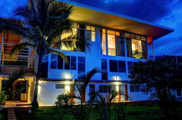 Moana Surf Resort