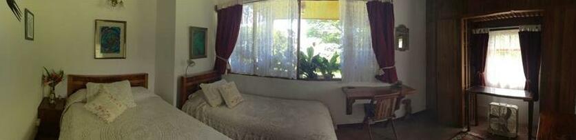 Chalet Nicholas Bed & Breakfast - Photo5