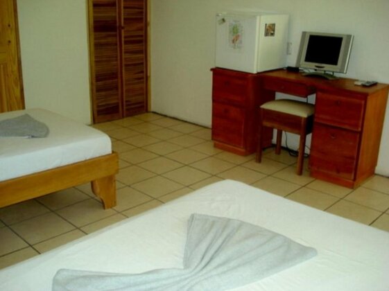 Mapi's Cabins - Photo3