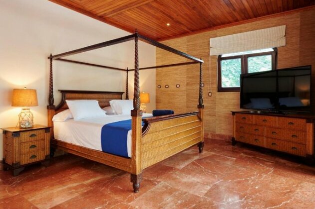 Blue Jewel Oceanfront Private Villa - Photo3