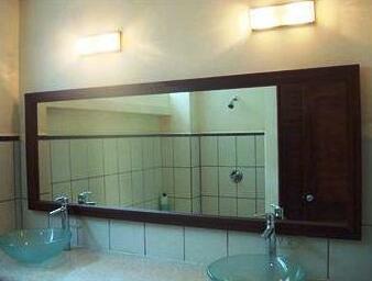 Sunset Inn Tamarindo - Photo2