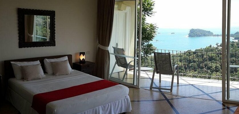 La Mariposa Hotel - Photo3