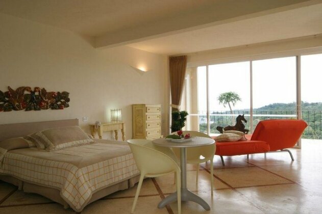 La Mariposa Hotel - Photo4
