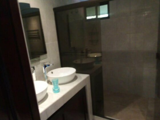 Up To 8 Room Villa - Photo2