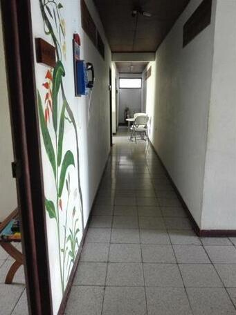 Oro Verde Hostel - Photo2
