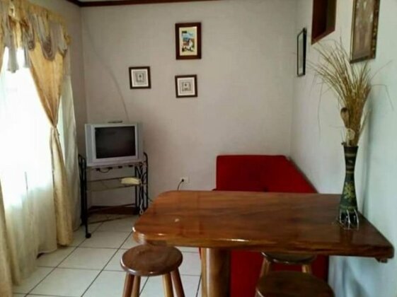 Laurel Mont Hostal - Photo2