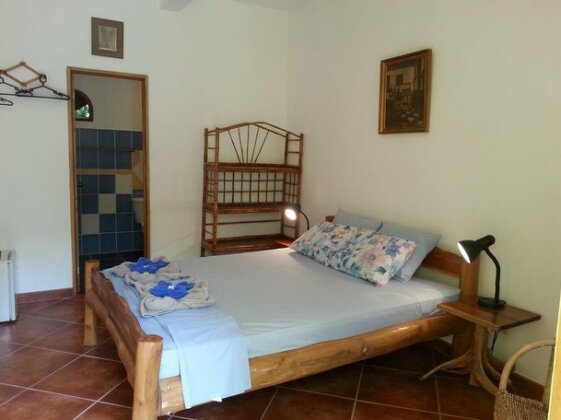 Casa Amarilla Samara