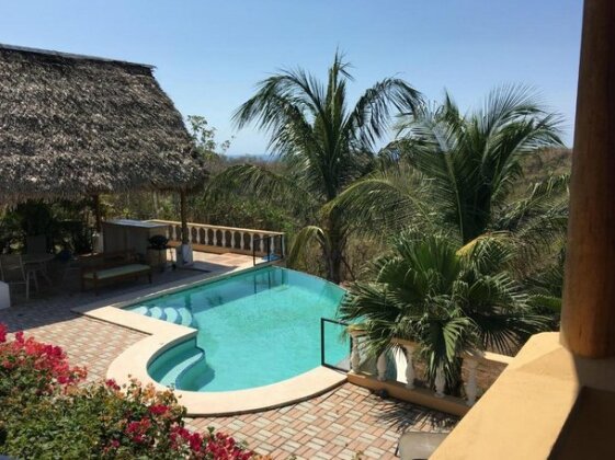 Tropical Oasis Overlooking the Pacific