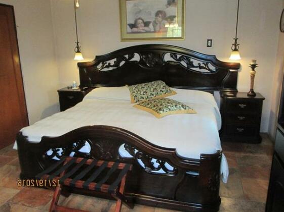 Dobson Manor - Photo5