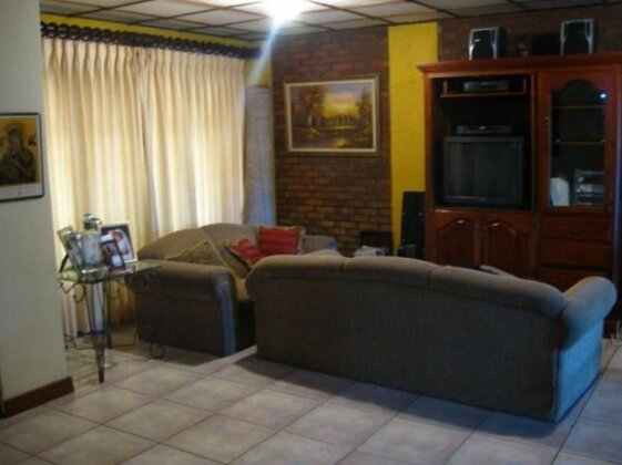 MPR Bed and Breakfast - Photo5