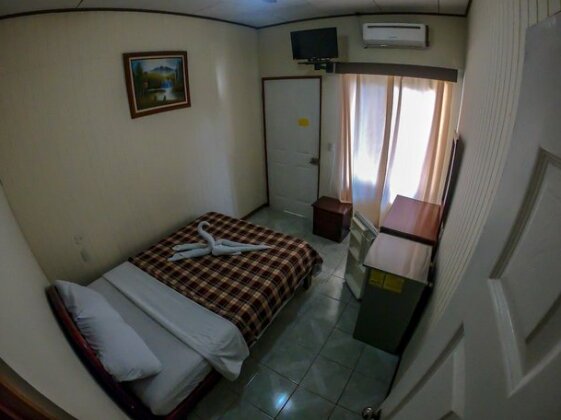 Frank's Place - Photo3