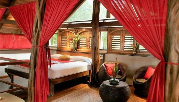 Red Palm Villas Beachfront Resort - Photo2