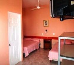 FT's Tamarindo Cabinas - Photo3