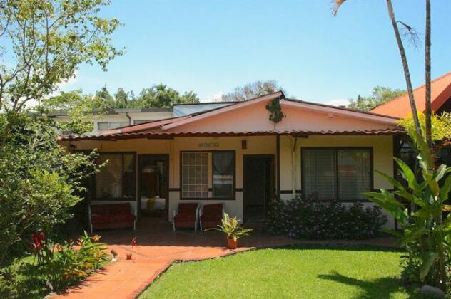 Turrialba Bed & Breakfast - Photo2