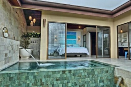 Golden Pineapple Villas-Adults Only