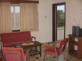 Empress Hotel Apartments - Photo4