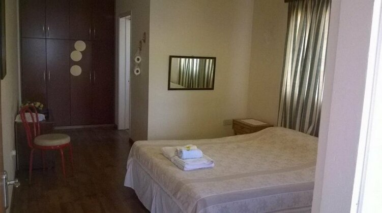 Elenas Home - Photo5