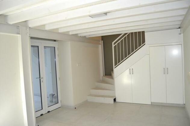 Apesia Village Traditional Stone House - Photo2