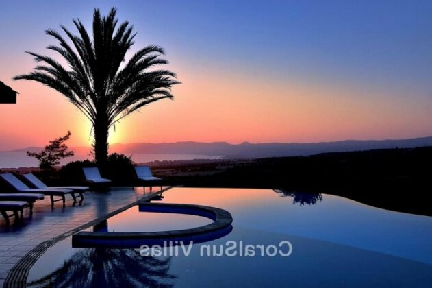 ELITE Villa Amazing Pool and Garden - Photo2