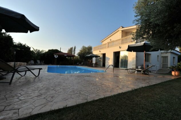 Jaime Villa Cyprus - Photo2