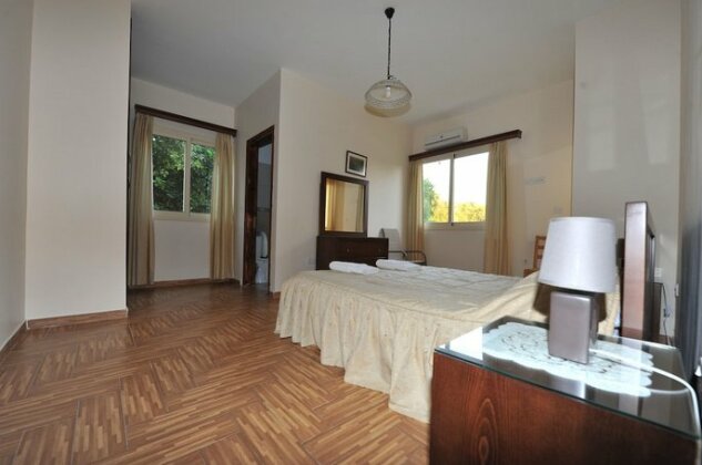Jaime Villa Cyprus - Photo5