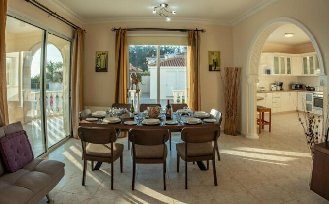 Komissa Villa - Photo5
