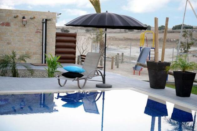 The Carob Tree Ranch - Photo2