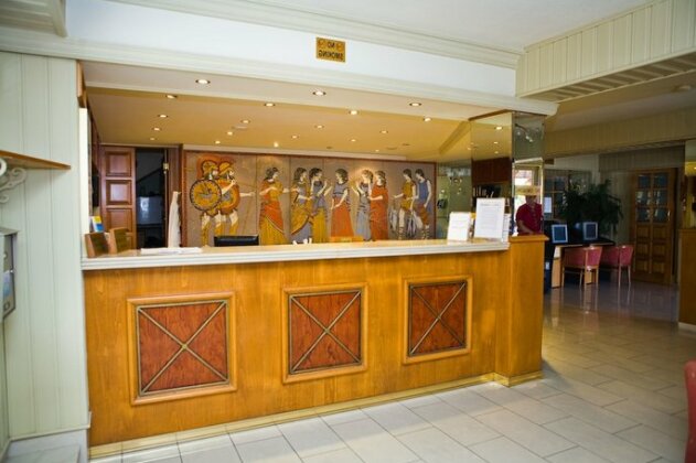 Christabelle Hotel Apartments - Photo4